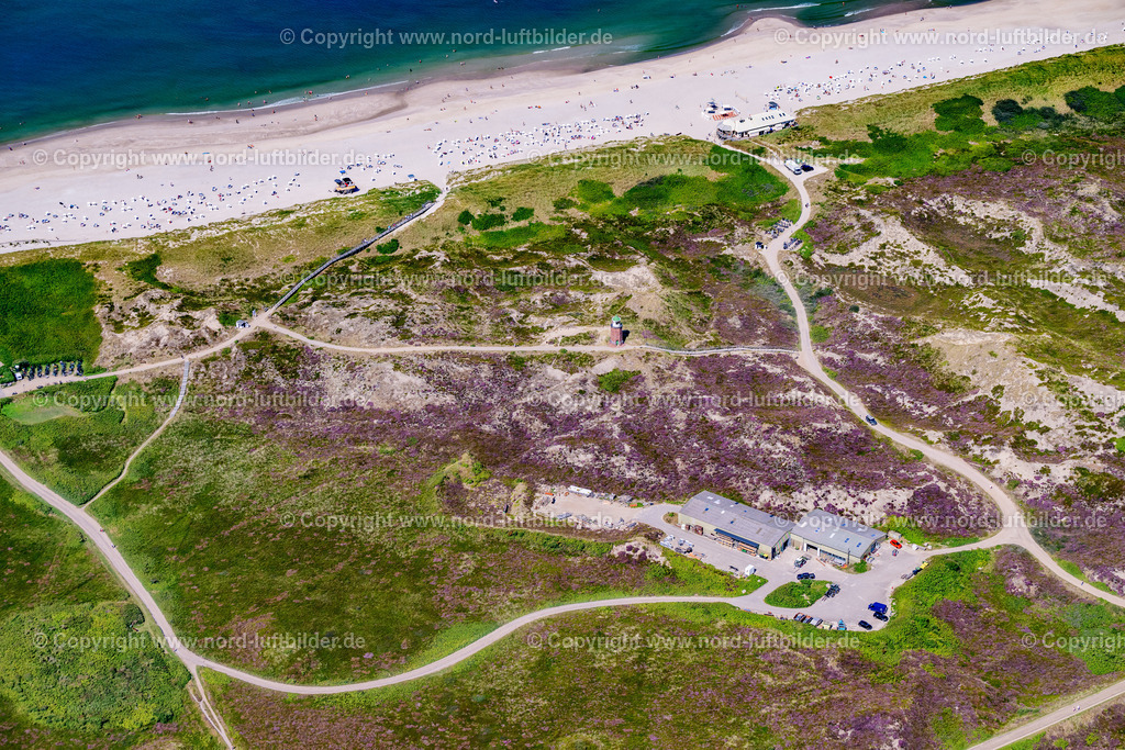 Sylt_Kampen_Bauhof_Gemeinde_ELS_4277130825 | KAMPEN (SYLT) 13.08.2025 Bauhof Lagerhallen Materiallager, Fahrzeuggarage- Gebäude in den Dünen in Kampen (Sylt) im Bundesland Schleswig-Holstein, Deutschland. Weiterführende Informationen bei: Sylt Marketing GmbH,  Sylter Verkehrsgesellschaft. // Construction yard warehouses, material storage, vehicle garage building in the dunes in Kampen (Sylt) in the federal state of Schleswig-Holstein, Germany. Further information at: Sylt Marketing GmbH,  Sylter Verkehrsgesellschaft. Foto: Martin Elsen