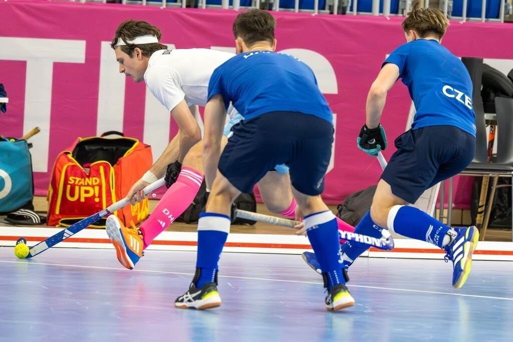 Hallenhockey-Länderspiel Deutschland gegen Tschechien im SNP-Dome in Heidelberg. Das Spiel war das letzte Testspiel vor der am nächsten Tag beginnenden Hallenhockey-EM | Hallenhockey-Länderspiel Deutschland gegen Tschechien im SNP-Dome in Heidelberg. Das Spiel war das letzte Testspiel vor der am nächsten Tag beginnenden Hallenhockey-EM - Realisiert mit Pictrs.com