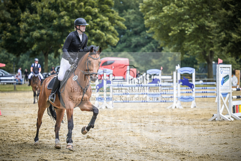 DOS_4406 | Entdecke hochwertige Reitturnierfotos von Foto Oger. Professionell, emotional und authentisch – jetzt Lieblingsmomente im Shop bestellen.Deutschlandweite Turnierfotografie. - Realisiert mit Pictrs.com
