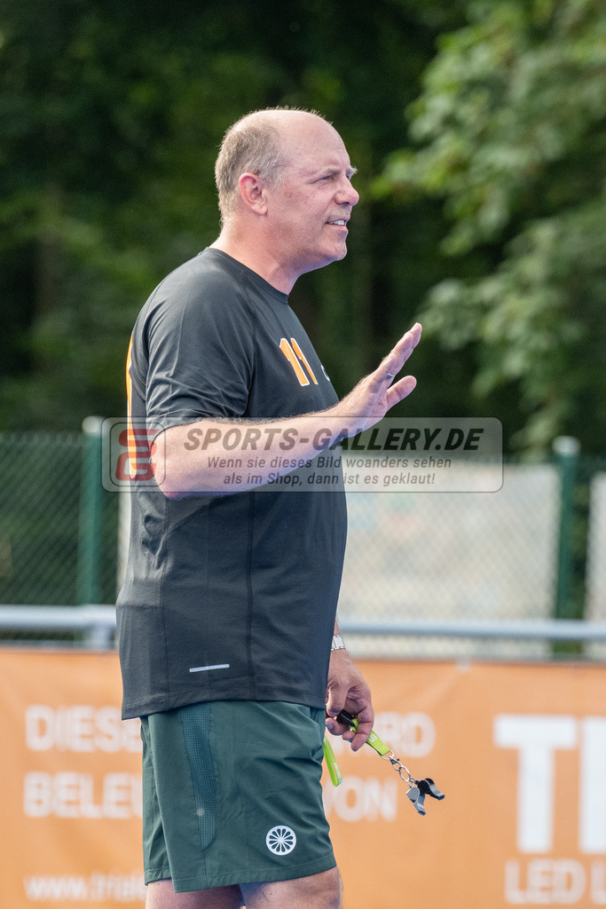 SFE_20240817_0161 | Krefeld, Deutschland, 17.08.2024:  European Cup for Recreational Hockey Players im KTHC Stadion Rot-Weiss Köln Tennis and Hockey Club am 17.08.2024 in Krefeld, Deutschland. (Foto von Stephan Fehrmann)Krefeld, Germany, 17.08.2024: European Cup for Recreational Hockey Players in KTHC Stadion Rot-Weiss Köln Tennis and Hockey Club at 17.08.2024 in Krefeld, Deutschland. (Foto from Stephan Fehrmann)