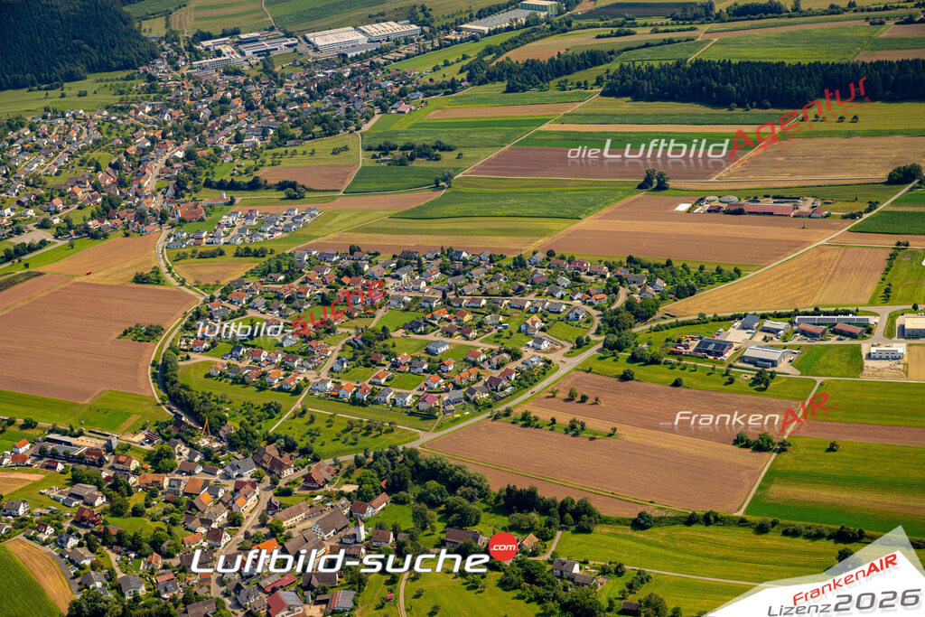 Das Luftbild zeigt : Tumlingen Waldachtal - Die Luftaufnahme wurde 2024 vom UL-Flugzeug aus erstellt ( keine Drohne ) - Hochauflösende Luftaufnahme - Für grossformatige Ausdrucke geeignet. Die Geschenkidee !Mit Lizenz und Bildrechte bestellbar