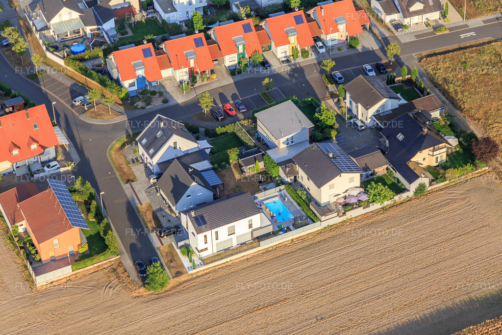 Luftbild: Schwarzdornweg im Ortsteil Hardtwald in Neupotz im Bundesland Rheinland-Pfalz in Deutschland.Foto: IMG_122272.jpg vom 15.08.2020 durch Werner Riehm/FLY-FOTO.deAuflösung des Originals: 5472 x 3648 px