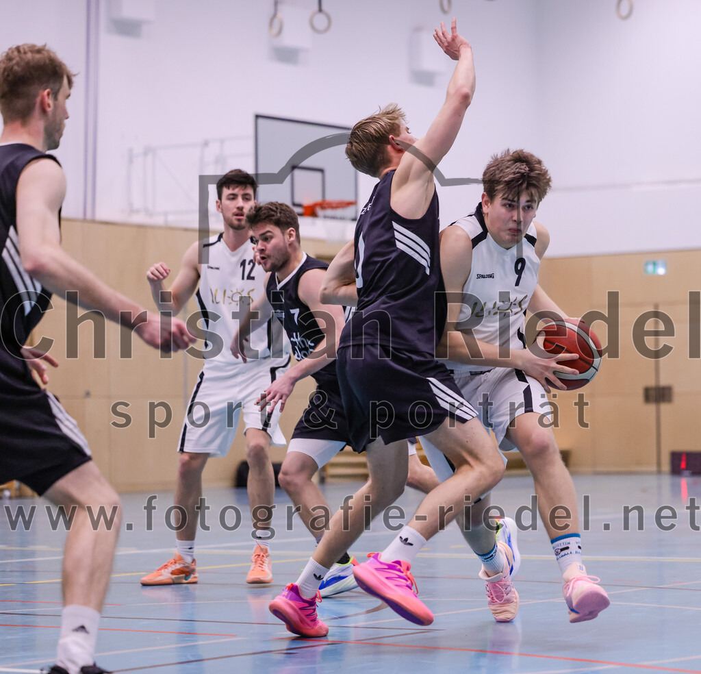 2026-01-31_012_TSV_Vaterstetten_gegen_TS_Herzogenaurach | Vaterstetten, Deutschland, 31.01.2026:Basketball, 2. Regionalliga Süd 2025 / 2026, 14. Spieltag, TSV Vaterstetten gegen TS Herzogenaurach, Endergebnis: 71:70K. Rucker (TSV Vaterstetten, #9)Foto: Christian Riedel / fotografie-riedel.net
