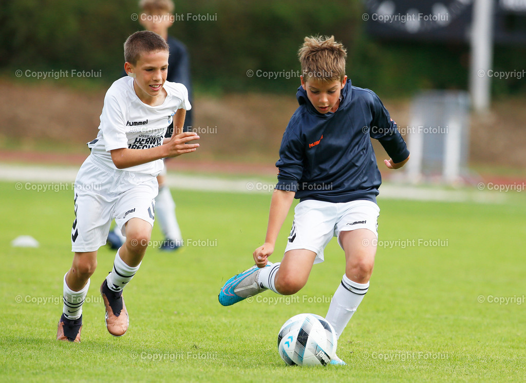 FUSBALLCAMPHERWIGDRECHSEL_48 | bilder, linz, photo, foto, fussball, sport, fotolui, bundesliga