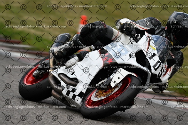 25bt02-1013 | markuskiefer.com - Realisiert mit Pictrs.com