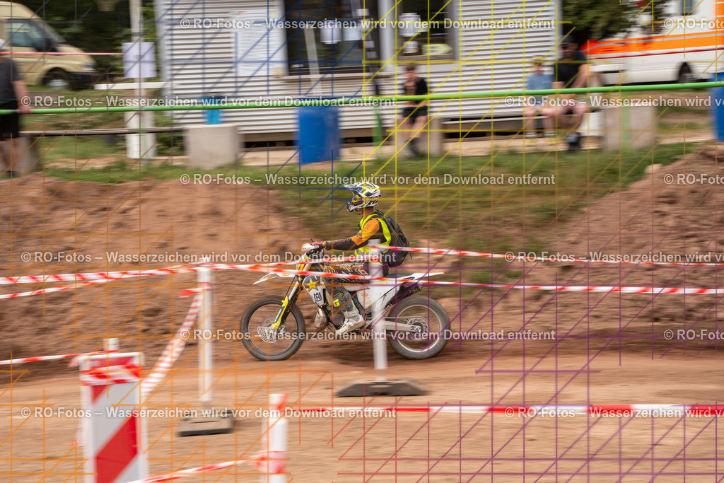 Niederwürzbach 4 Lauf-1775 | Sportfotografie von RO-Fotos: Motorsport, Motocross, Enduro, Laufveranstaltungen und Triathlon. Professionelle Fotos von Sportlern und Events. - Realisiert mit Pictrs.com