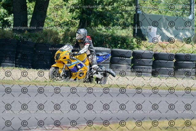 25bt04-1111 | markuskiefer.com - Realisiert mit Pictrs.com