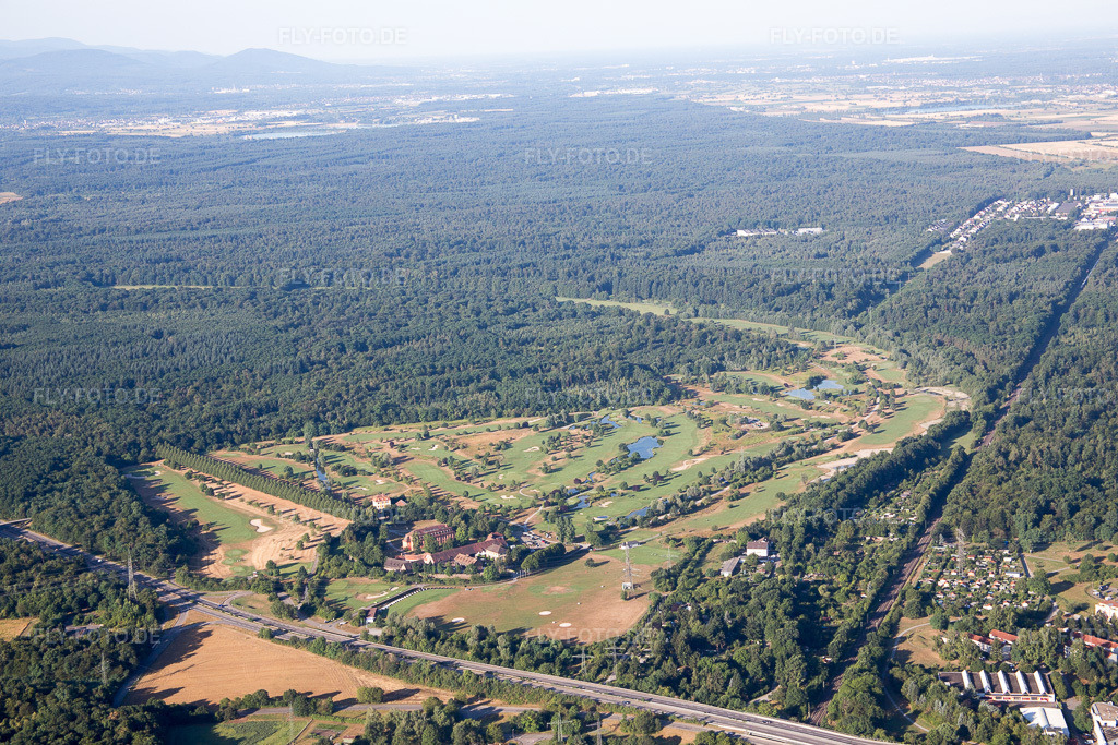 Luftbild: Golfclub im Ortsteil Beiertheim-Bulach in Karlsruhe im Bundesland Baden-Württemberg in Deutschland. Foto: IMG_083905.jpg vom 26.07.2015 durch Werner Riehm/FLY-FOTO.de