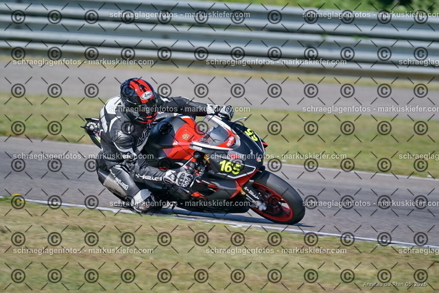 26BT02-0058 | markuskiefer.com - Realisiert mit Pictrs.com