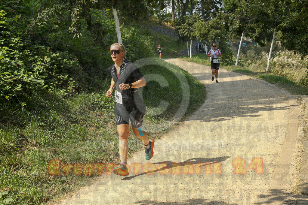 250824_1439_EX1_7011 | Sportfotografie im Rhein-Sieg Kreis, Köln, Bonn, NRW, Rheinland Pfalz, Hessen, etc. Unser Tätigkeitsfeld umfasst den Laufsport vom Volkslauf über den Marathon, Duathlon, Triathon bis zum Ultralauf wie Kölnpfad Ultra oder Schindertrail.