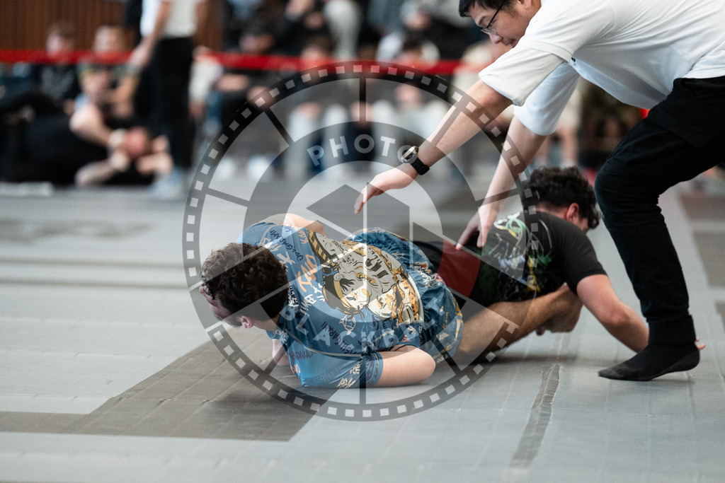 20251129PBB8354 | Fighters compete during the luta livre competition ILLCS XI winter edition on November 29, 2025 in Hannover, Germany.