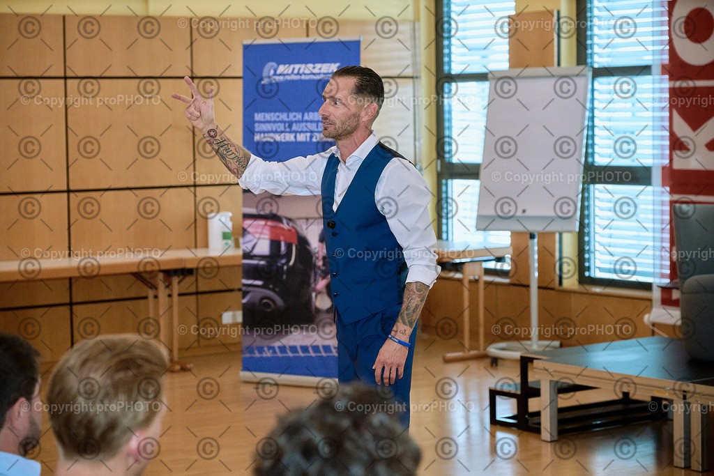 051_202509_EmployerBranding_NZ9_1665 | proPHOTO - Realisiert mit Pictrs.com