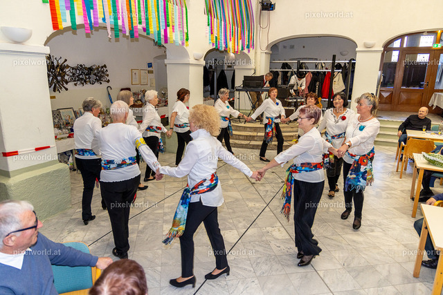 Ball der älteren Generation | Bildershop von pixelworld.at - Realisiert mit Pictrs.com