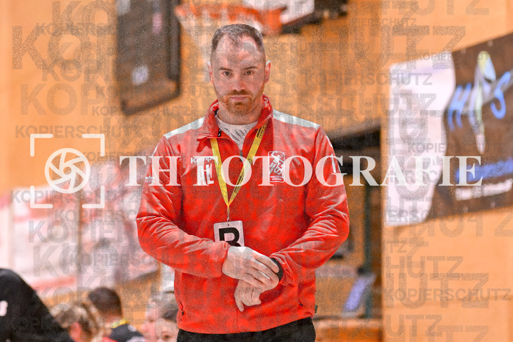 GER, SG Maulburg/Steinen - HSG Dreiland, Frauen-Handball, Oberliga Suedbaden, 3. Spieltag, Saison 2024/2025, 12.10.2024 | André Leuchtmann (SG Maulburg Steinen, Trainer)GER, SG Maulburg/Steinen - HSG Dreiland, Frauen-Handball, Oberliga Suedbaden, 3. Spieltag, Saison 2024/2025, 12.10.2024Foto: TH Fotografie/Thomas Hess