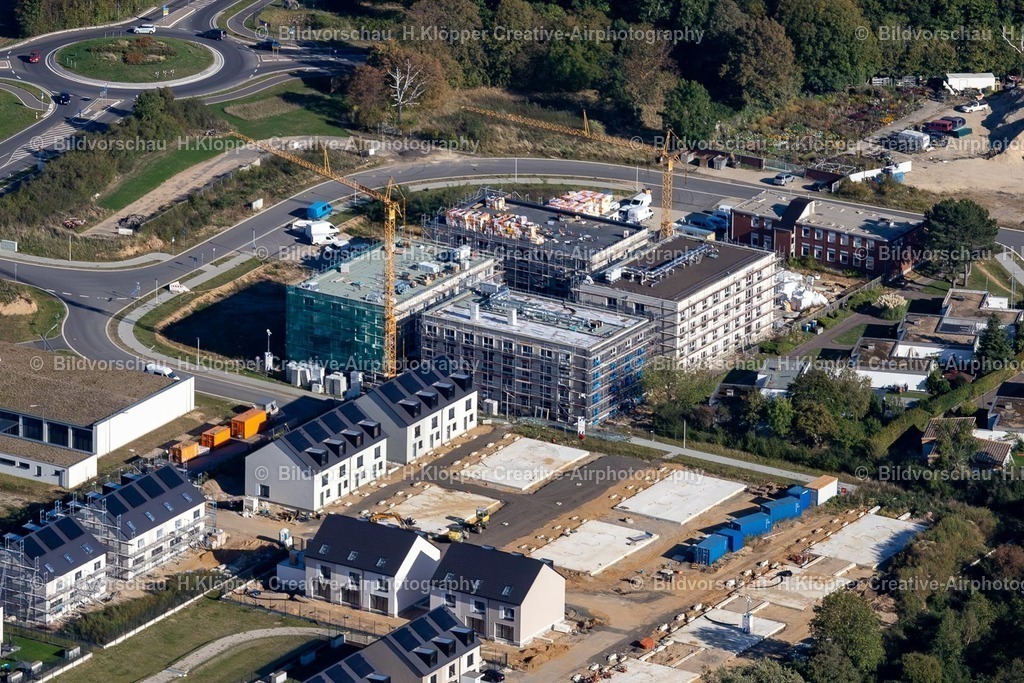 Lufbilder Jülich-5852 | Gebäude- Ensemble- Baustellen zum Neubau eines Stadtquartiers "Schneiderstraße " an der Von-Stephan-Straße in Jülich im Bundesland Nordrhein-Westfalen, Deutschland - Realisiert mit Pictrs.com
