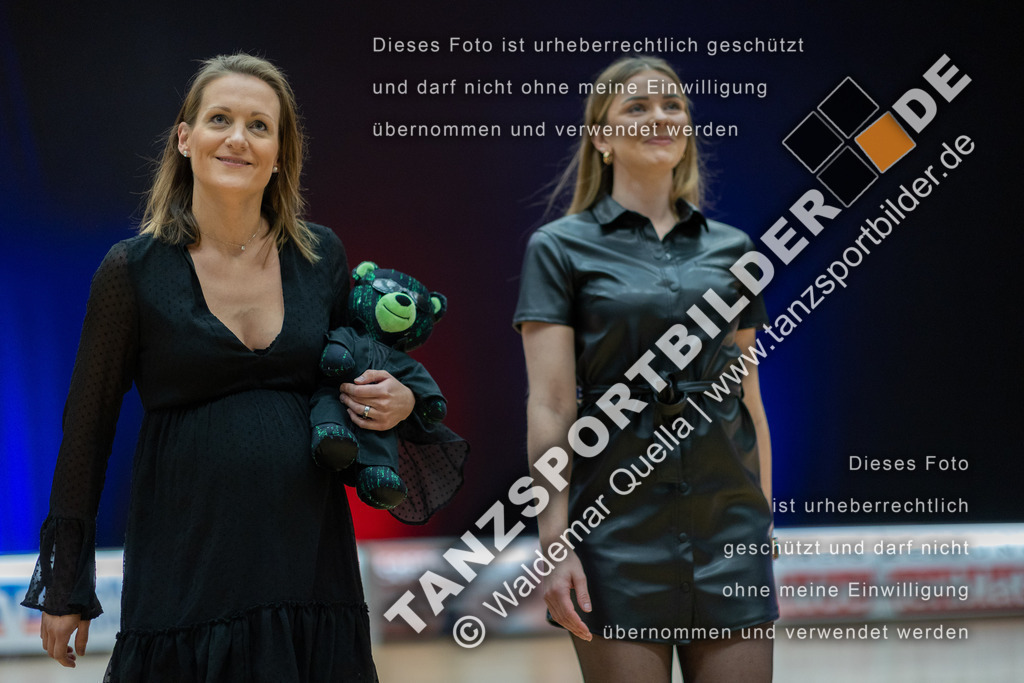 20230115-01109 | Hier finden Sie Tanz Bilder vom Latein und Standard Formationen tanzen. Sportbilder vom Tanzsport. Schöne Fotos und von Weltmeisterschaft, Europameisterschaft, Bundesliga, Regionalliga, Oberliga und Landesliga sowie von GOC Stuttgart, DanceComp, WM Bremen