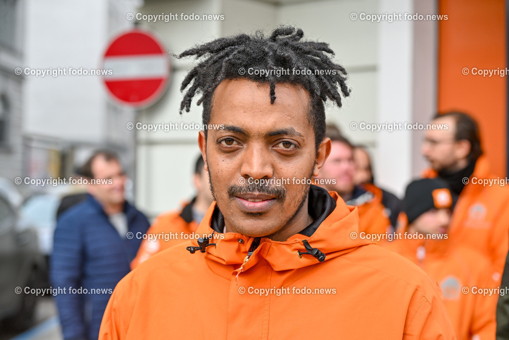 Lieferando Betriebsversammlung Linz_ 12.03.2024-18 | 12.03.2024, Linz, AUT, Lieferando, Lieferdienst, Essenszusteller, Fahrradbote, im Bild Lieferando Betriebsversammlung Linz

Michael Tadesse (25, Linz)

