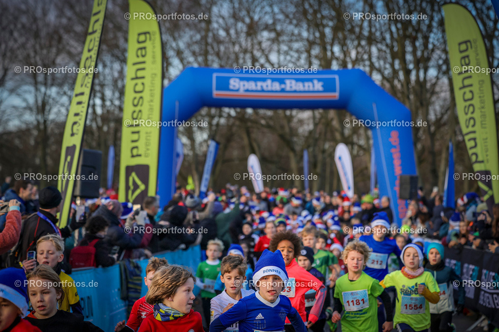 6. Bonner Nikolauslauf; Bonn, 14.12.2025 | Impressionen vom 6. Bonner Nikolauslauf am 14.12.2025 in Bonn (Nordrhein-Westfalen).
