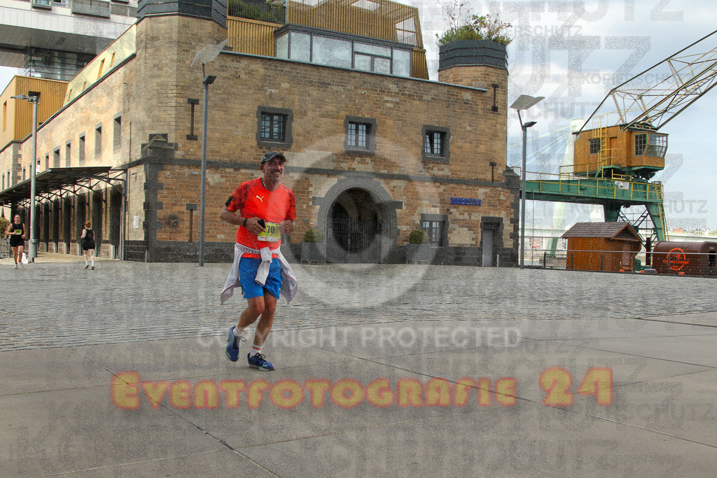 250920_1525_EV4_8768 | Sportfotografie im Rhein-Sieg Kreis, Köln, Bonn, NRW, Rheinland Pfalz, Hessen, etc. Unser Tätigkeitsfeld umfasst den Laufsport vom Volkslauf über den Marathon, Duathlon, Triathon bis zum Ultralauf wie Kölnpfad Ultra oder Schindertrail.