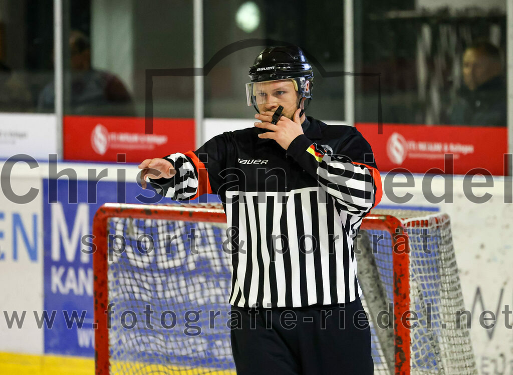 2022-11-04_049_Eishockey_TSV_Erding_gegen_TSV_Peissenberg | Erding, Deutschland, 04.11.2022:
Eishockey, Bayernliga 2022 / 2023, 10. Spieltag, TSV Erding gegen TSV Peißenberg, Endergebnis: 4:3

Foto: Christian Riedel / fotografie-riedel.net