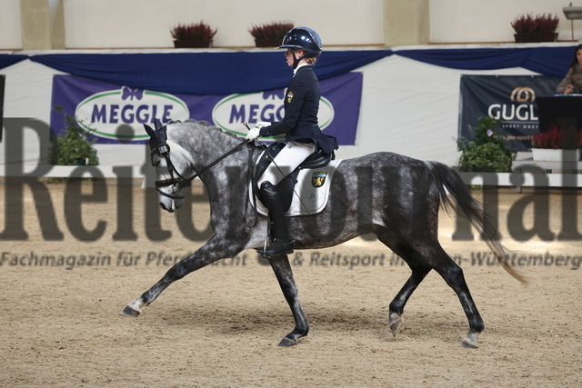 Ising_2025_Prfg.Nr.20_Pony-Dressurprfg.Kl.L_Kür_Mia Wagener_Quickstep EK (9) | Alle Fotos der Reiterjournal Fotografin Doris Matthaes im Reiterjournal Online-Fotoshop. - Realisiert mit Pictrs.com