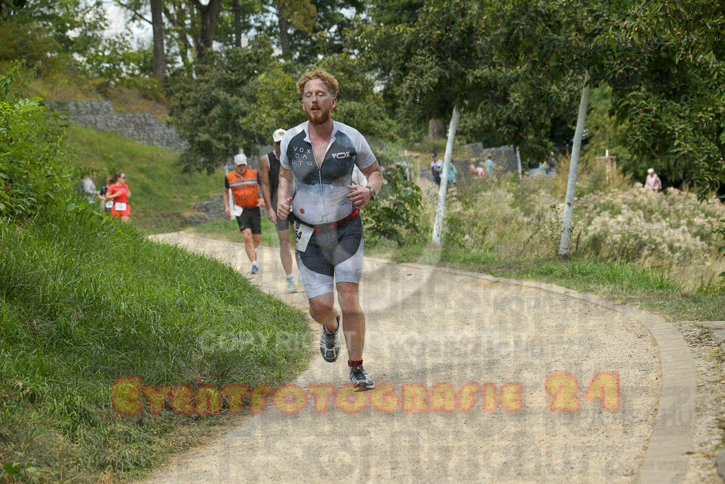 250824_1342_EX1_3341 | Sportfotografie im Rhein-Sieg Kreis, Köln, Bonn, NRW, Rheinland Pfalz, Hessen, etc. Unser Tätigkeitsfeld umfasst den Laufsport vom Volkslauf über den Marathon, Duathlon, Triathon bis zum Ultralauf wie Kölnpfad Ultra oder Schindertrail.