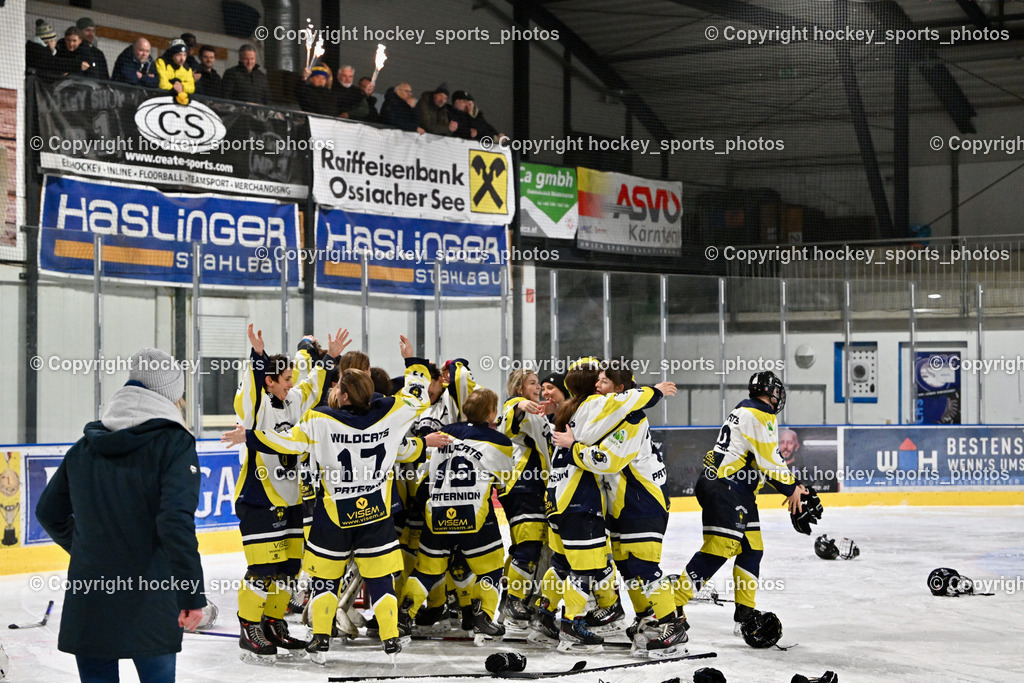 WILDCATS PATERNION & Lady Hawks Siegerehrung-Meisterfeier | Bengalen, Jubel Wildcats Paternion Mannschaft, Jubel Wildcats Paternion Fans, WILDCATS PATERNION &amp; Lady Hawks Siegerehrung-Meisterfeier, WILDCATS PATERNION &amp; Lady Hawks Siegerehrung-Meisterfeier am 12.03.2025 in Steindorf (Ossiachersee Halle), Austria, (Photo by Bernd Stefan)