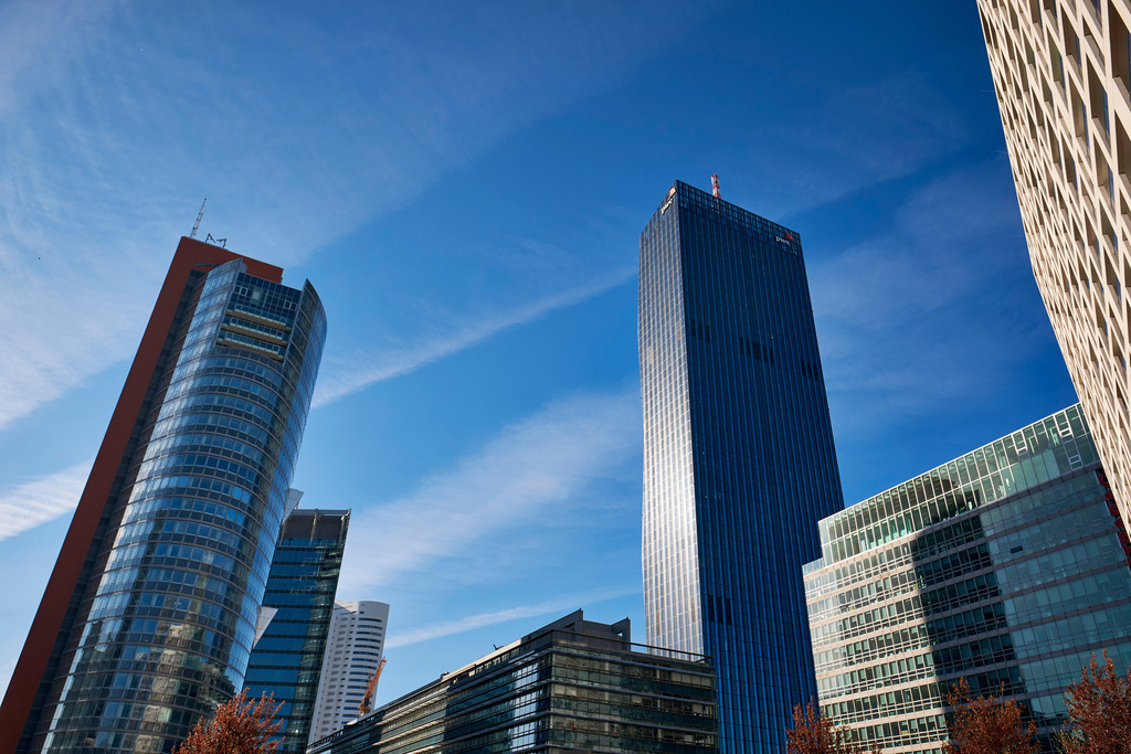 Skyline in der Donau-City | Wien, Austria - April 16, 2020: Skyline in der Donau-City. - Realisiert mit Pictrs.com