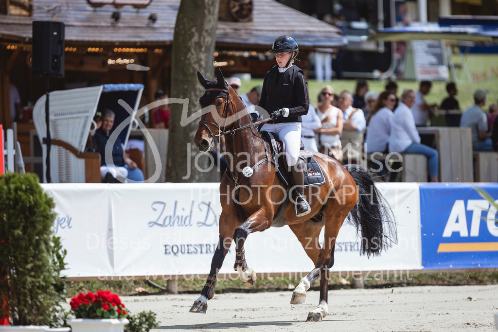 240711_BHO_L-Stil-1-452 | Deine schönsten Turniermomente als professionelle Fotos! Entdecke hochwertige Pferdesport-Fotografie im Online-Shop. Jetzt Fotos finden & bestellen!