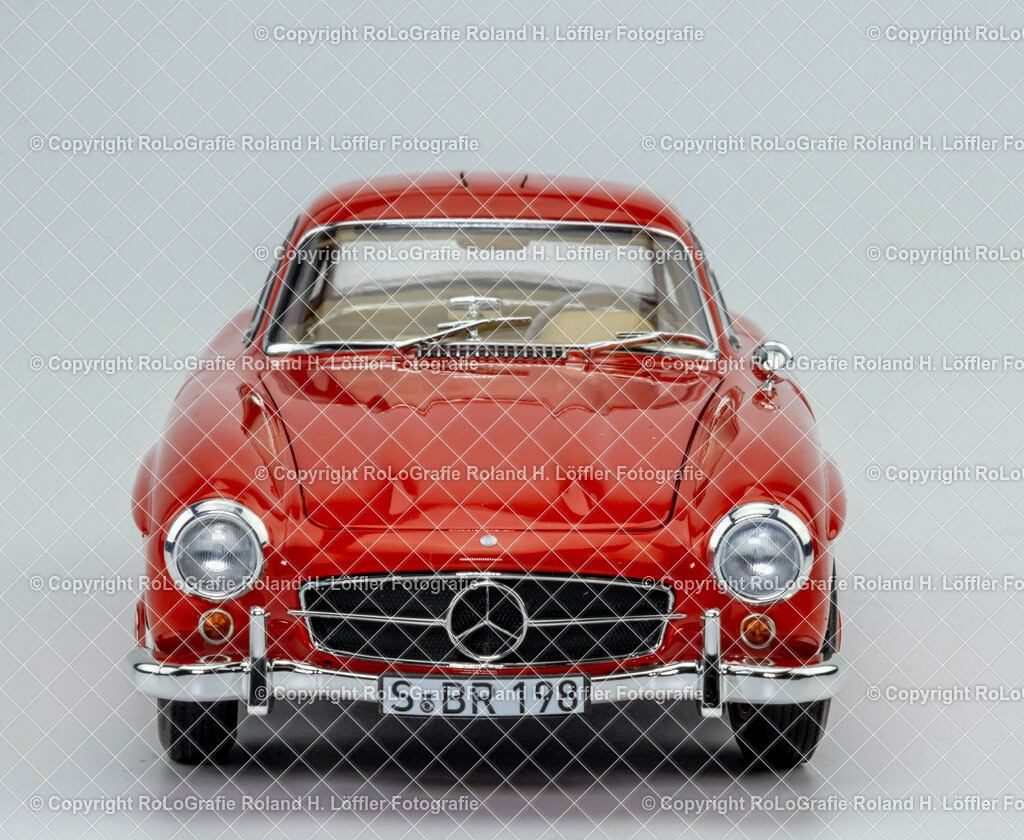 Fahrzeug_21 | Modellfahrzeug in Modellandschaft - Realisiert mit Pictrs.com