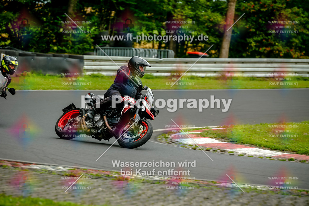 VBK-4241 | Hier findet Ihr Bilder von Touristenfahrten auf der Nürburgring Nordschleife oder von anderen Veranstaltungen die ich besucht habe. Viel Spass beim Durch Schauen 