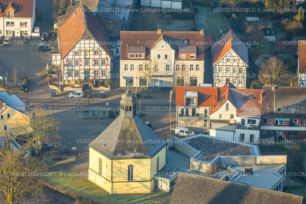 Hamm250200411Rhynern | Luftbild, Fachwerkhaus Lindenhof Hotel und Restaurant, evang. Kirche Rhynern Emmaus-Kirchengemeinde, Stadtbezirk Rhynern, Hamm, Ruhrgebiet, Nordrhein-Westfalen, Deutschland