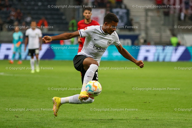 sgevsrblei_3101 | 03.09.2022 xjfx  Fussball 1.Bundesliga Eintracht Frankfurt - RB Leibzig emspor,  v.l.,  Ansgar Knauff (Eintracht Frankfurt)




(DFL/DFB REGULATIONS PROHIBIT ANY USE OF PHOTOGRAPHS as IMAGE SEQUENCES and/or QUASI-VIDEO) - Realisiert mit Pictrs.com