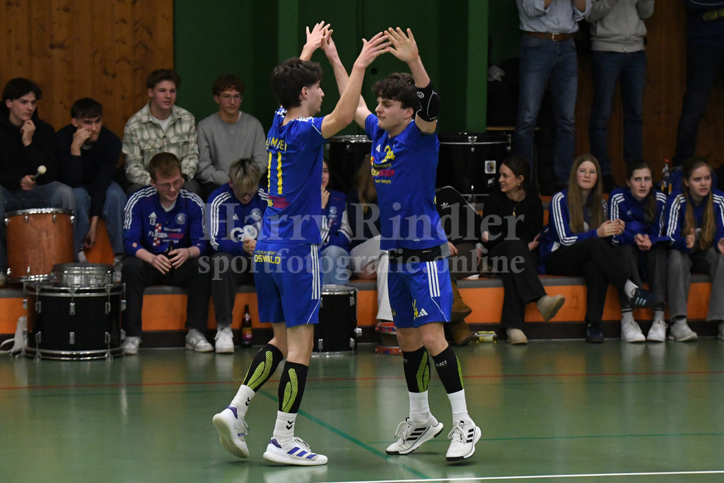 SSG Metten : SC Freising | Lenox Joachim (HC Deggendorf) und Ludwig Hilz (SSG Metten #11) - Realisiert mit Pictrs.com