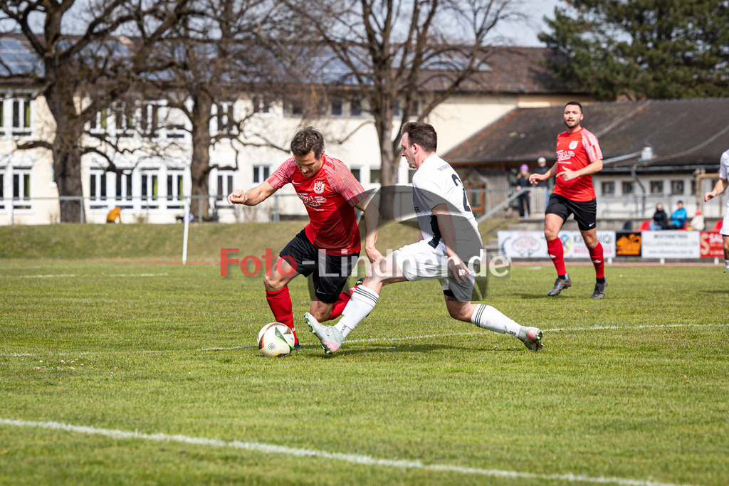 TSV Peißenberg gegen TSV Burggen/Bernbeuren | Fußball Herren Kreisliga Gruppe 1 Zugspitze 2025/26 17. Spieltag, TSV Peißenberg gegen TSV Burggen/Bernbeuren, 20260328,Zweikampf,2026-03-28 in Peißenberg (Sportzentrum Peißenberg, Platz 1), Lukas HARTMANN (TSVP 19), Adrian BERNHARD (TSV Burggen/Bernbeuren 2)Copyright: WolfgangxLindner www.foto-lindner.de