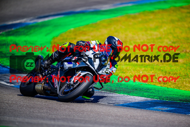 MaZZes_FotoMatrix_240520_6007705_5792 | WEISS