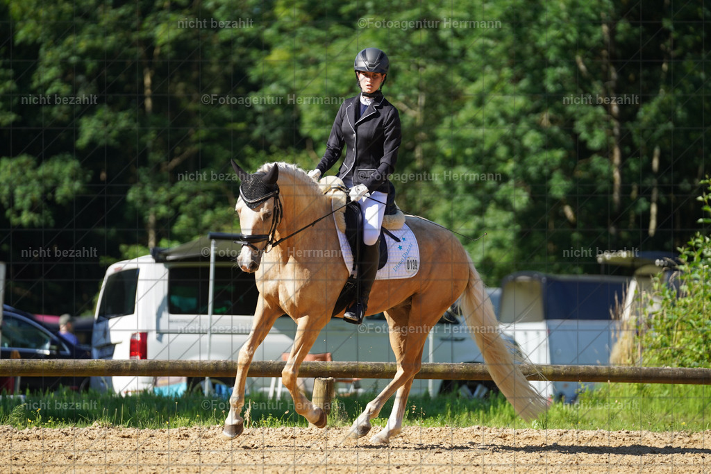20240706-FAH04494 | Grafing Turnierfotos, Reitverein Ebersberg, Turnierfotografen Bayern, reitsportbilder, Pferdefotograf, reitsportfotograf, Sportbilder, Reitsportfotografie, Fotoagentur Herrmann, Turnierfotograf