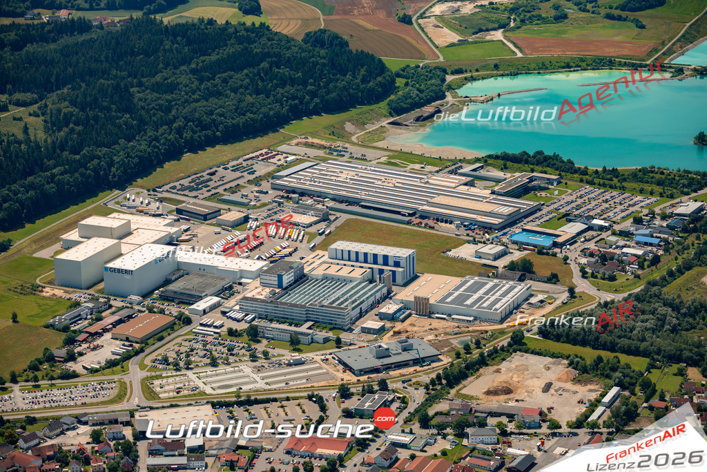 Das Luftbild zeigt :  Pfullendorf - Die Luftaufnahme wurde 2024 vom UL-Flugzeug aus erstellt ( keine Drohne ) - Hochauflösende Luftaufnahme - Für grossformatige Ausdrucke geeignet. Die Geschenkidee !Mit Lizenz und Bildrechte bestellbar
