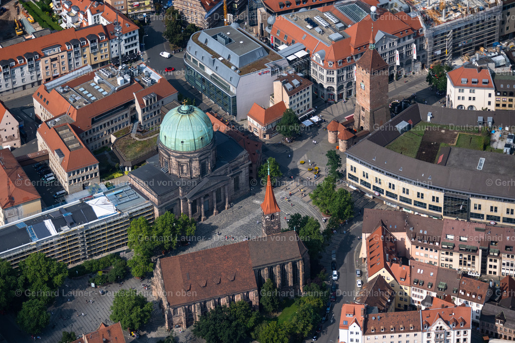 4047452 | NüRNBERG 21.08.2021 Kirchengebäude St. Elisabethkirche am Jakobsplatz im Altstadt- Zentrum der Innenstadt in Nürnberg im Bundesland Bayern. // Church building St. Elisabethkirche on Jakobsplatz Old Town- center of downtown in Nuremberg in the state Bavaria. Foto: Gerhard Launer