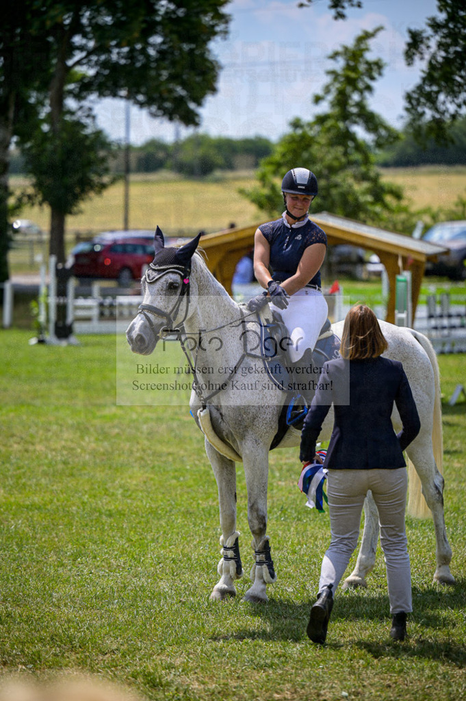 Reitturnier Voxtrup | Entdecke hochwertige Reitturnierfotos von Foto Oger. Professionell, emotional und authentisch – jetzt Lieblingsmomente im Shop bestellen.Deutschlandweite Turnierfotografie. - Realisiert mit Pictrs.com