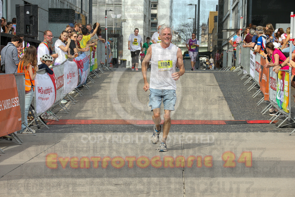 250920_1341_EX1_6240 | Sportfotografie im Rhein-Sieg Kreis, Köln, Bonn, NRW, Rheinland Pfalz, Hessen, etc. Unser Tätigkeitsfeld umfasst den Laufsport vom Volkslauf über den Marathon, Duathlon, Triathon bis zum Ultralauf wie Kölnpfad Ultra oder Schindertrail.
