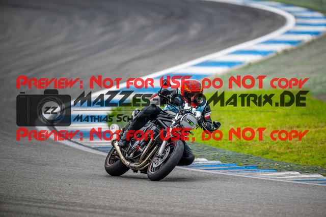 MaZZes_FotoMatrix_240702_6007705_2-7 | INST