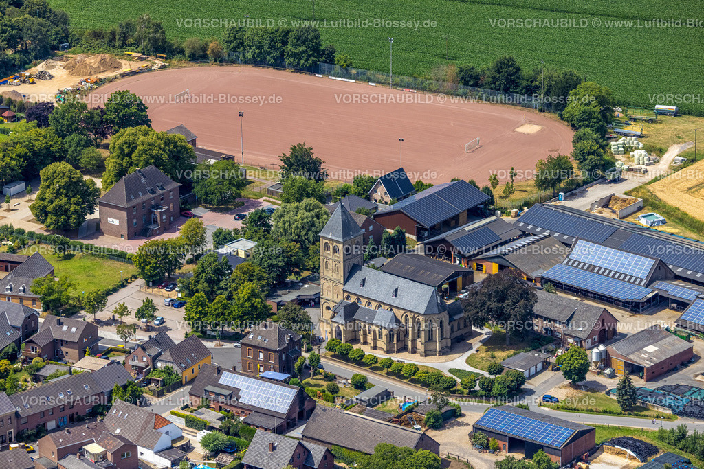 Wesel220703284 | Luftbild, Kirche St. Mariä Himmelfahrt, Dorfschule, Ginderich, Wesel, Niederrhein, Nordrhein-Westfalen, Deutschland