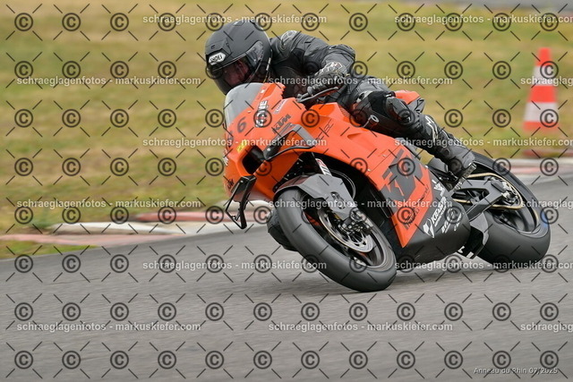 25bt05-1418 | markuskiefer.com - Realisiert mit Pictrs.com