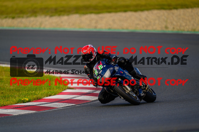 MaZZes_FotoMatrix_240724_6007705_2-317 | GRUEN