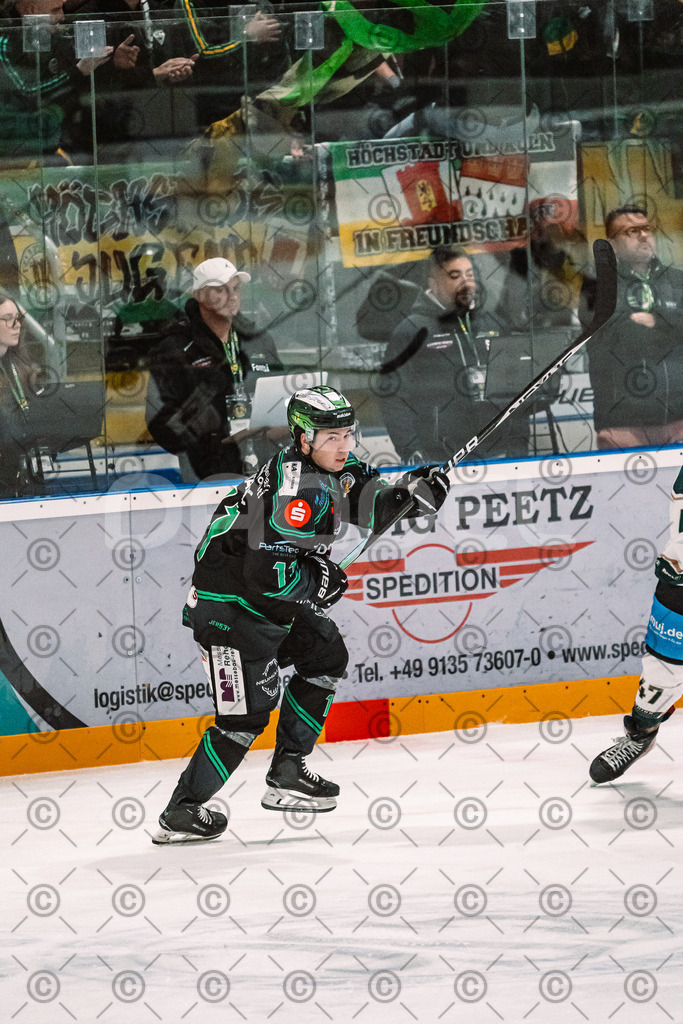 Alligators_vs_Erding_12_12_2025-055 | Höchstadt Alligators Fotogalerie: Eishockey-Action aus Franken. Professionelle Spielfotos, Portraits & Stadionbilder zum Download. Jetzt entdecken! - Realisiert mit Pictrs.com