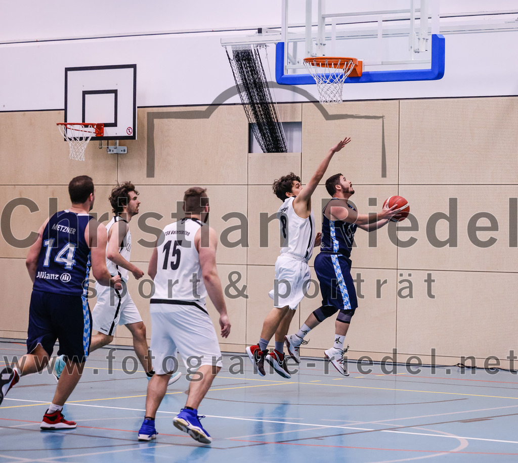 2022-04-03_109_TSV_Vaterstetten_gegen_SV_Weissblau-Allianz_Muenchen | Vaterstetten, Deutschland, 03.04.2022:
Basketball, Bezirksoberliga Herren 2021 / 2022, 14. Spieltag, TSV Vaterstetten gegen SV Weißblau-Allianz München, Endergebnis: 86:54

Christian Metzner (SV Weißblau-Allianz München, #14), Mathias Furtmair (TSV Vaterstetten, #15), Benicio Trinidad Paz (TSV Vaterstetten, #8), Yasin Gürel (SV Weißblau-Allianz München, #11)

Foto: Christian Riedel / fotografie-riedel.net