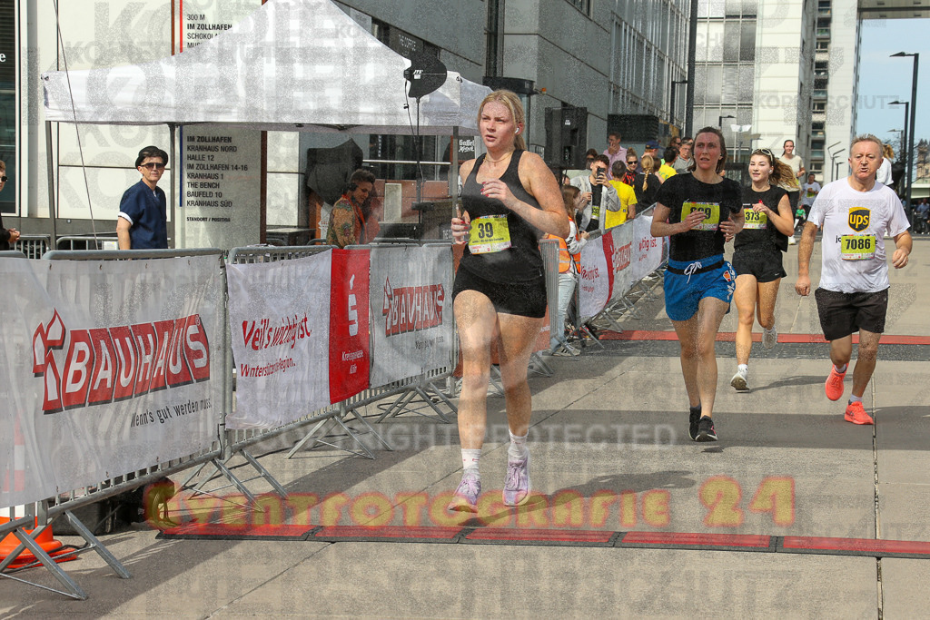 250920_1333_EX1_5492 | Sportfotografie im Rhein-Sieg Kreis, Köln, Bonn, NRW, Rheinland Pfalz, Hessen, etc. Unser Tätigkeitsfeld umfasst den Laufsport vom Volkslauf über den Marathon, Duathlon, Triathon bis zum Ultralauf wie Kölnpfad Ultra oder Schindertrail.