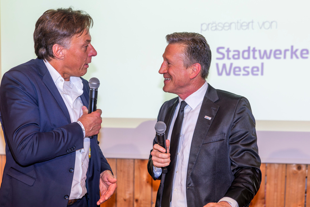 top-top.de 260306-137 | Foto, Video, Fotografie, Videografie, Fotobox, DJ, Discjockey, Musik, Musikbox, Veranstaltung, Photobooth, Amazon, Ebay, Buchtipp, Bestseller, Autor, Verlag, Buch, Wesel, Hamminkeln, NRW, Dinslaken, Rees, Drohne, Hochzeit, Party, Fotobox, Wesel, Fotograf