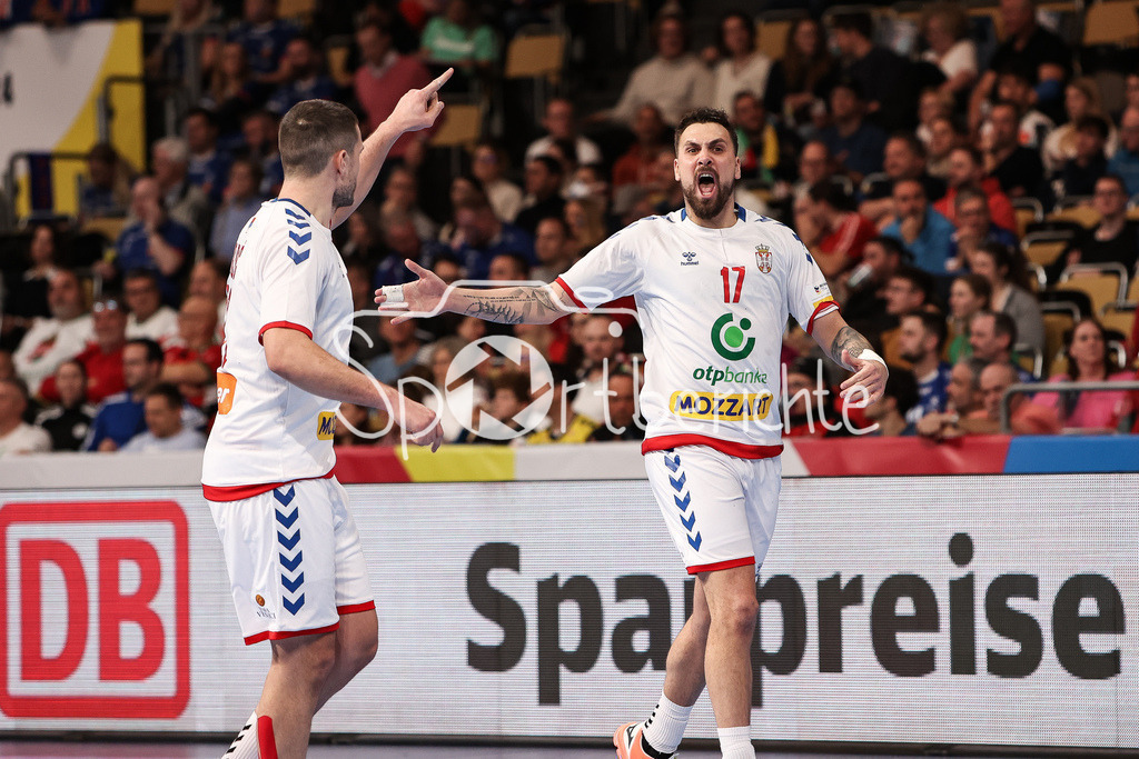 Serbien - Montenegro | Jubel nach einem Treffer fuer die Serben - Milos ORBOVIC (SRB #22) und Bogdan RADIVOJEVIC (SRB #17) / Freude
